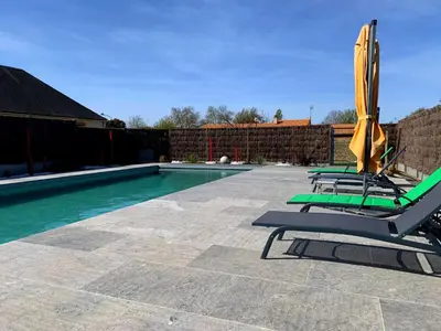 Piscine de l'établissement Maison de charme rénovée avec piscine, spa et proximité des plages vendéennes - FR-1-426-464 ou située à proximité