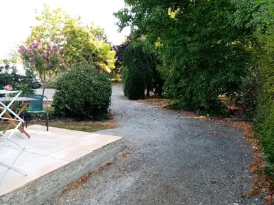 Jardin de l'établissement l'Eden naturiste écureuil
