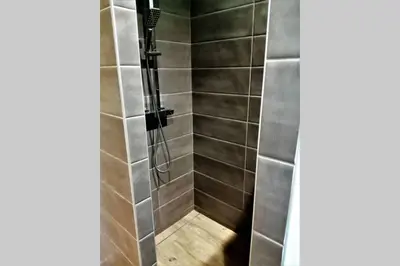Salle de bains dans l'établissement Petite maison au calme tout confort