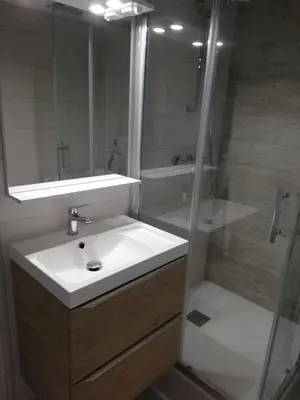 Salle de bains dans l'établissement Maison à 100 m de la plage à St Hilaire de Riez