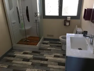 Salle de bains dans l'établissement Le Clos D'isabeau