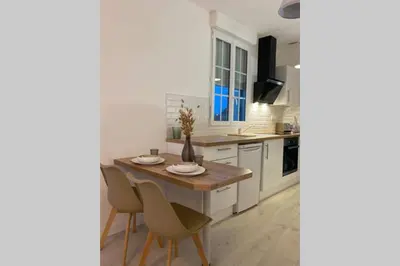 Cuisine ou kitchenette dans l'établissement Studio cosy refait à neuf,au calme 5 min du centre