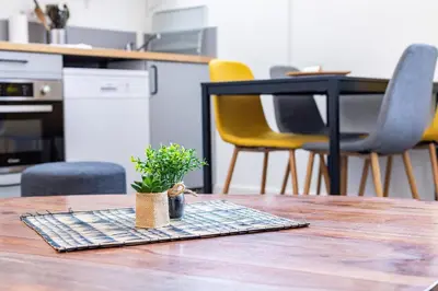 Cuisine ou kitchenette dans l'établissement LES HALLES NANTAISES - marché de Talensac