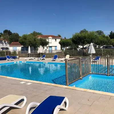 Maisonnette 4 pers avec terrasse privée et accès piscine