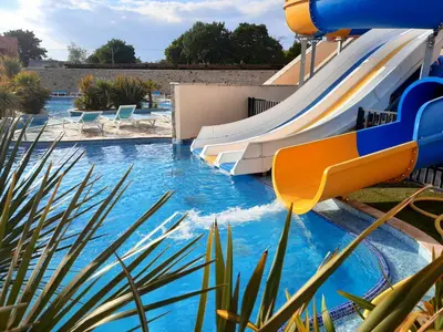 Piscine de l'établissement Location mobil home ou située à proximité