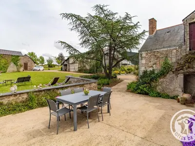 Jardin de l'établissement Gîte paisible au cœur des vignobles avec jardin et parking privatif - FR-1-622-3