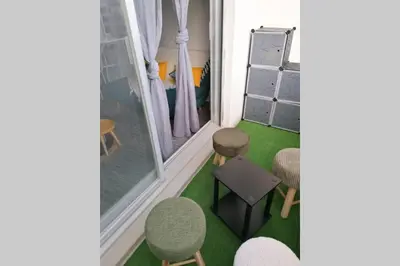 Coin salon dans l'établissement STUDIO 150M DE LA PLAGE DES DEMOISELLES