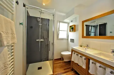 Salle de bains dans l'établissement Résidence La Chaize