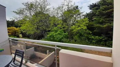 Balcon ou terrasse dans l'établissement Studio familial 30m2 Les Goelands - grand balcon vue forêt