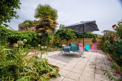 Jardin de l'établissement maison tartifume