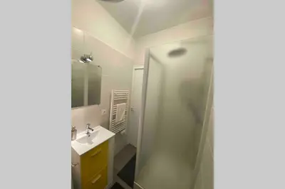 Salle de bains dans l'établissement Studio cocooning desjardins