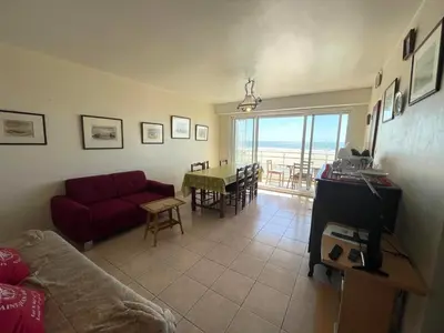 Télévision ou salle de divertissement dans l'établissement Appartement 2 chambres pour 6 personnes à Saint-Jean-de-Monts - FR-1-323-246