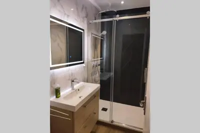 Salle de bains dans l'établissement Appartement 3 chambres, 3 salles d'eau