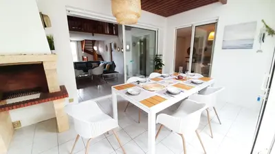 Cuisine ou kitchenette dans l'établissement L'ESCAPADE maison 3 chambres plus mezzanine 8 à 10 personnes