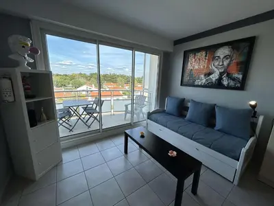 Coin salon dans l'établissement Studio lumineux avec grand balcon à Saint-Jean-de-Monts - 4 couchages - FR-1-224C-176