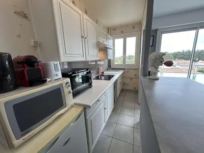 Cuisine ou kitchenette dans l'établissement Studio lumineux avec grand balcon à Saint-Jean-de-Monts - 4 couchages - FR-1-224C-176