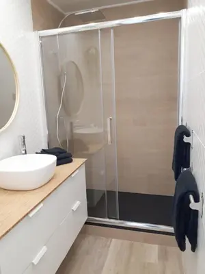 Salle de bains dans l'établissement Magnifique Studio Face Mer avec Place Privative.