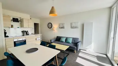 Cuisine ou kitchenette dans l'établissement Appartement des becs, T3 convivialité marine