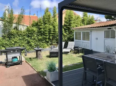 Jardin de l'établissement Maison pour 6. Pornic 700m de la plage