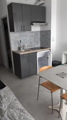 Cuisine ou kitchenette dans l'établissement Studio - Marina 4 - 17 allée des Pinons - 2-1