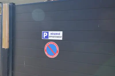 Certificat, récompense, panneau ou autre document affiché dans l'établissement Le CapriBeach by TAH - Top emplacement & Parking