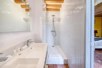 Salle de bains dans l'établissement la Fontaine du Mont
