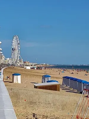 Vue générale sur la mer ou vue sur la mer prise depuis l'appartement
