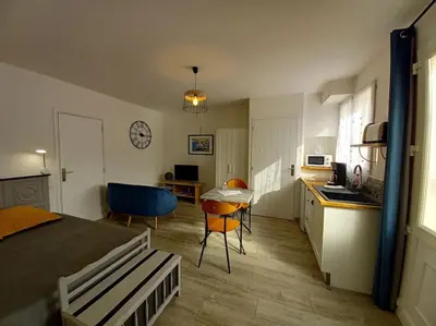 Cuisine ou kitchenette dans l'établissement Gîte 