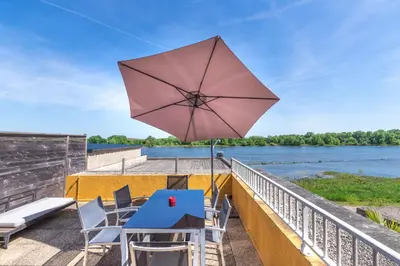 Vue sur la rivière ou le fleuve situé(e) à proximité de l'appartement