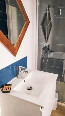 Salle de bains dans l'établissement La Houache Chambres d'Hôtes
