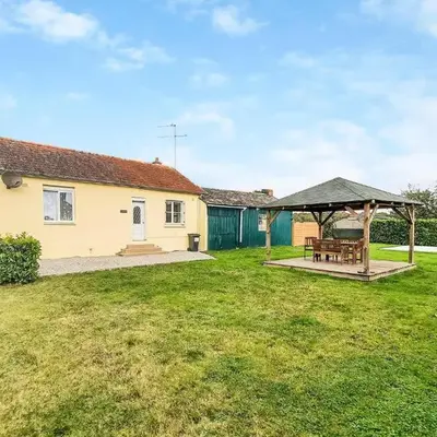 2 Bedroom Awesome Home In Chelun