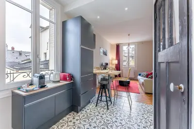 Cuisine ou kitchenette dans l'établissement Le Petit Bacchus - au cœur de Nantes