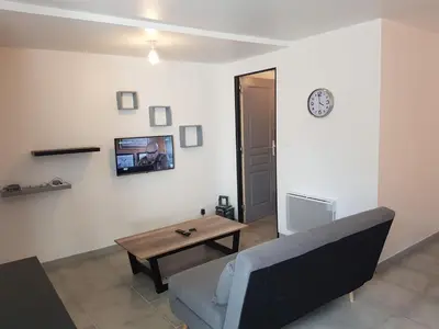 Télévision ou salle de divertissement dans l'établissement Studio 30 m2 toutlemonde