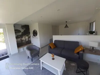 Coin salon dans l'établissement Maison entre Mer et Brière. Proche de La Baule et de Guérande.