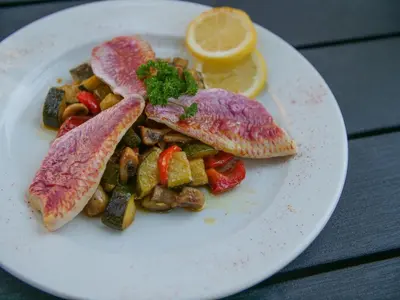 Nourriture dans l'hôtel ou à proximité