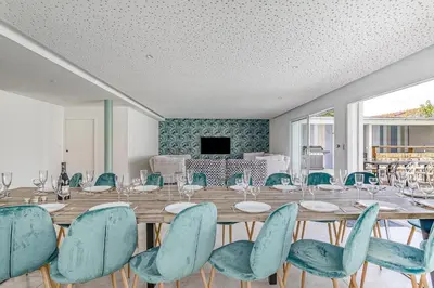 Télévision ou salle de divertissement dans l'établissement Magnifique villa pour grande famille à La Barre-de-Monts