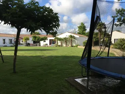 Jardin de l'établissement chambre d hôtes les trois châteaux