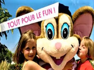 Enfants séjournant dans l'établissement Mobile Home - Sleeps 4 - Parking - Family Pools