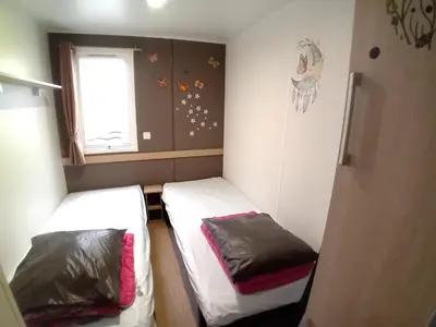 Un ou plusieurs lits dans un hébergement de l'établissement Mobile Home - Sleeps 4 - Parking - Family Pools