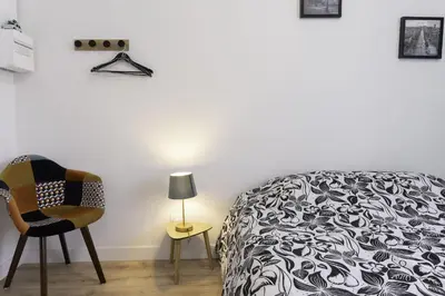 Un ou plusieurs lits dans un hébergement de l'établissement Segré centre ? studio ? 24m² ? cuisne ? wifi ? TOUT NEUF!