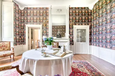 Coin salon dans l'établissement Château le Fresne