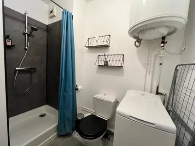 Salle de bains dans l'établissement Agréable Studio Calme - Proche Tramway et Centre