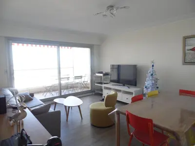 Télévision ou salle de divertissement dans l'établissement RESIDENCE LES BARGES