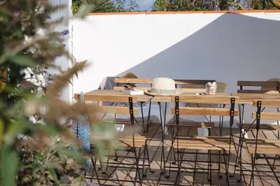 Restaurant ou autre lieu de restauration dans l'établissement Le Parc des Mimosas