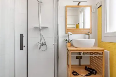Salle de bains dans l'établissement Bel appartement avec garage sur l'île de Nantes