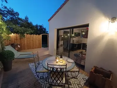 Terrasse ou espace extérieur de l'établissement Maisonnette avec terrasse et parking - Madeleine, il était une fois