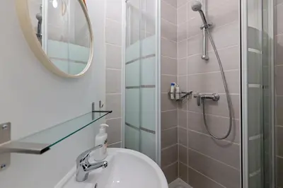 Salle de bains dans l'établissement Charmant studio à 5 minutes de la mer à pied