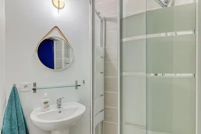 Salle de bains dans l'établissement Charmant studio à 5 minutes de la mer à pied