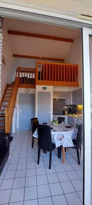 Balcon ou terrasse dans l'établissement APPARTEMENT AU CALME AVEC PISCINE ET PARKING dans résidence securisée