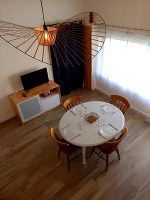 Télévision ou salle de divertissement dans l'établissement Gîte 'Chez Joseph et Cie' -8 mn du Puy du Fou